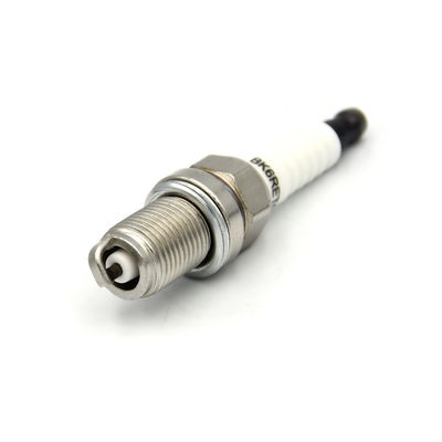 La candela BK6RETC dei ricambi auto sostituisce per la candela BKR6E RC9YC RC10PYP4
