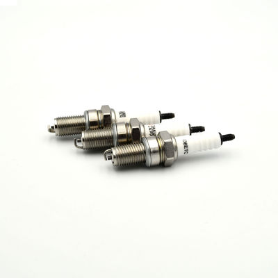 La candela D8ETC di alta qualità dei pezzi di ricambio del motociclo sostituisce DP8EA-9 X24EPU9